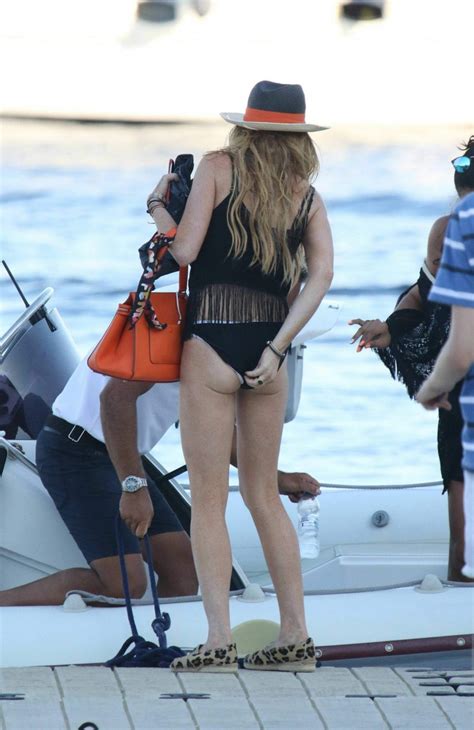 Lindsay Lohan Ass Picker Of The Day DrunkenStepFather
