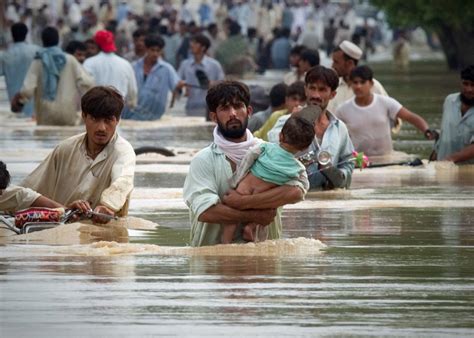 Un tiers du Pakistan sous les eaux au moins 1130 décès TUNISIE DIRECT