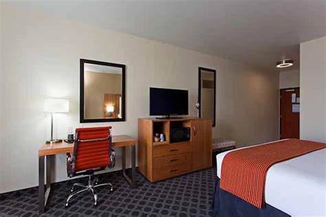 Holiday Inn Express North Hollywood Burbank Area | Los Angeles Hotel ...