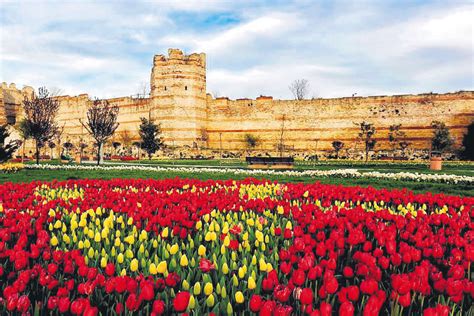 A Colorful Burst Of Tulips Will Bloom For The Istanbul Tulip Festival