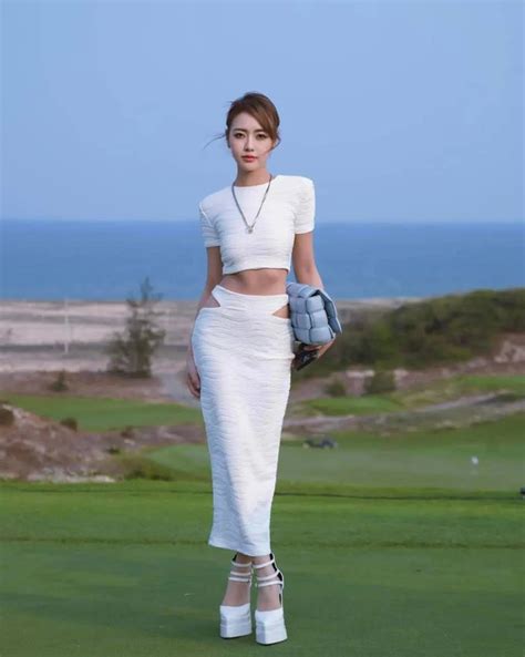 Loạt ảnh đời thường sang chảnh của hot girl du học Mỹ lên sóng Người Ấy Là Ai