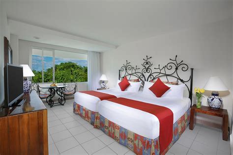 Oasis Palm - Oasis Palm Hotel Specials - Oasis Palm Beach Resort ...