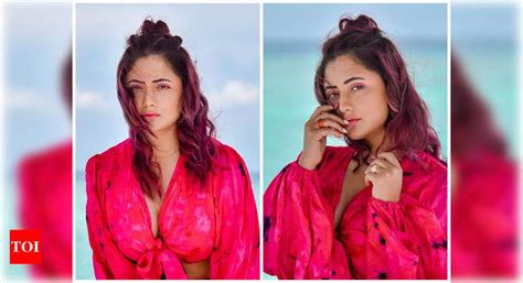 Rashami Desai Sets The Internet On Fire With These Pics Bhojpuri