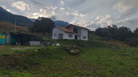 Se vende fantástica casa campestre en parcelación en Santa Elena El