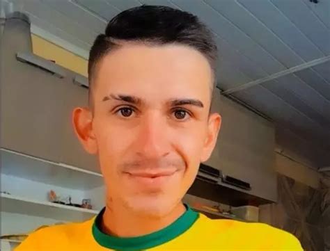 Jovem cadeirante é surpreendido e morto por indivíduo encapuzado na