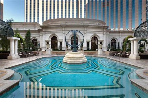 3 Venetian Las Vegas Pools: Hours, Map & What to Do