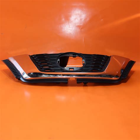 Nissan Rogue Grille Tg A Oem