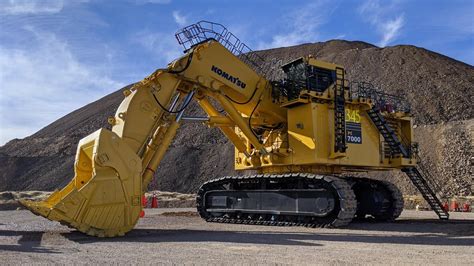 Komatsu excavator 💪🏻💪🏻🚜 : r/drawing