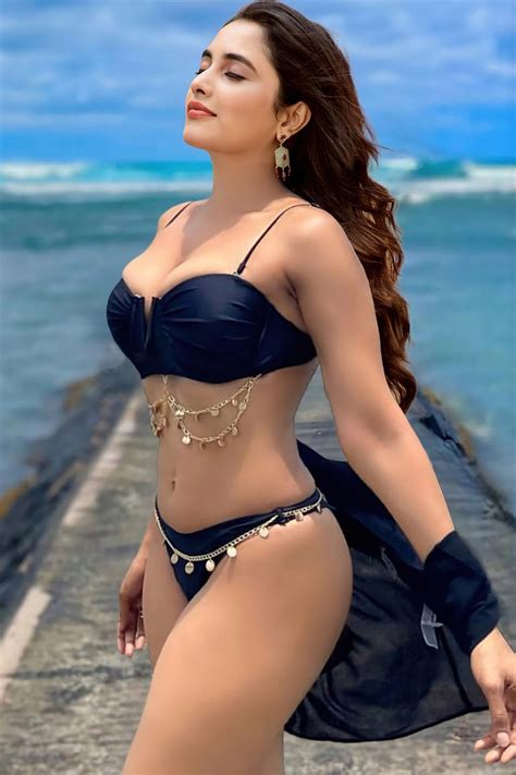 OMG Priyanka Arul Mohan Bikini Hot Photo LEAKED