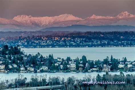 Another gorgeous sunset in Seattle! Winter is here! : r/Seattle