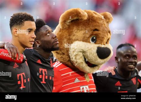 Jamal Musiala Of Bayern Muenchen Und Alphonso Davies Of Bayern Muenchen