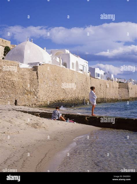 The Ramparts Of The Medina Of Hammamet Hi Res Stock Photography And