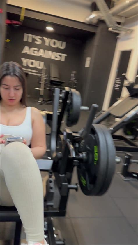 Candid Pussy Slip In Leggings Thisvid