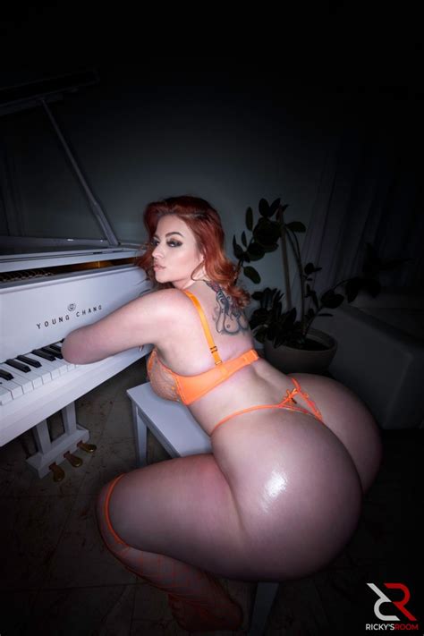 Abigaiil Morris Porn Pic
