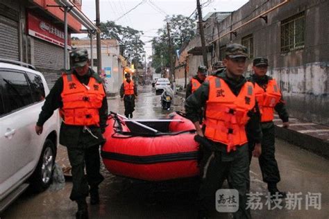 闻“汛”而动，武警官兵奋战救援一线荔枝军事荔枝网新闻