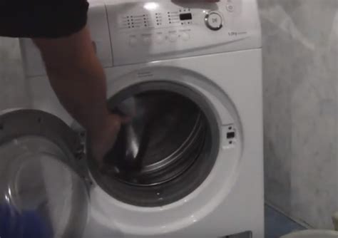 Как слить воду из стиральной машины: 5 способов слива воды из барабана СМА