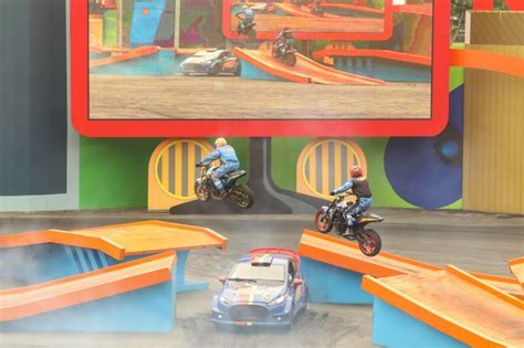 Hot Wheels Beto Carrero World