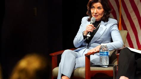 Governor Hochul Tries to Sell New York Suburbs on Congestion Pricing