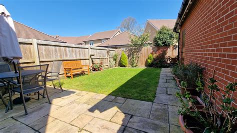 Spinney Hill Oakham 3 Bed Semi Detached House £319950