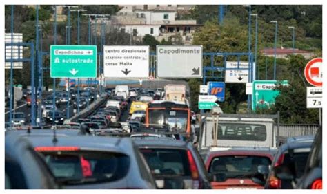 Incidente Sulla Tangenziale Di Napoli Traffico In Tilt Con Code Di