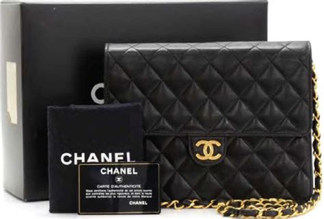 Saiba Mais Chanel Etiqueta Única Brechó Online de Luxo Bolsas