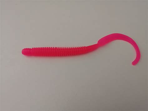 7 inch Vibro Worms – Rutherford's Angling Ltd