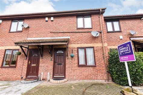 2 Bedroom Terraced House For Sale In Hazelwood Park Close Chigwell