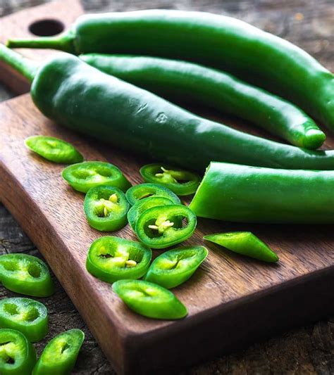 हरी मिर्च के 17 फायदे उपयोग और नुकसान Green Chili Benefits Uses And Side Effects In Hindi