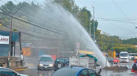 Se Desperdician Miles De Litros De Agua En Fuga Mal Reparada Por Sapac