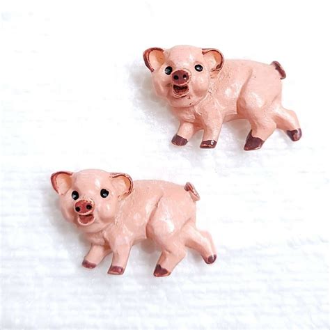 2 Jhb Pig Buttons 25mm 2 Hole Jhb International Piggy Wiggly Etsy