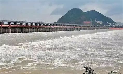 Prakasam Barrage To Get 4 Lakh Cusecs Of Floodwater