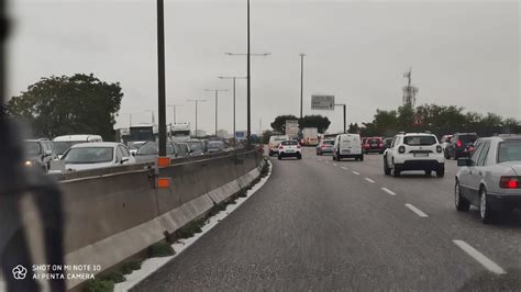 Bari Pioggia Manda Il Traffico In Tilt Sulla Ss16 Auto A Passo D Uomo