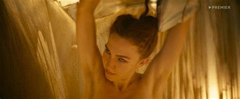 Nude Video Celebs Linda Lapinsh Sexy Igra Na Vyzhivanie S E