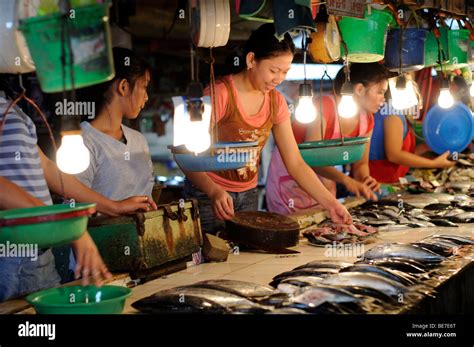 Fish Market Tagbilaran Bohol Philippines Stock Photo Alamy