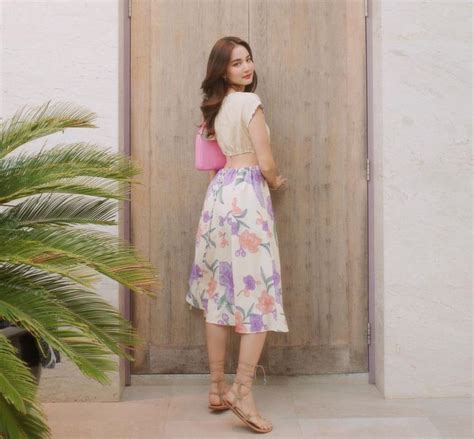 8 Inspirasi Outfit Girly Ala Bow Maylada Edgy Pakai Dress