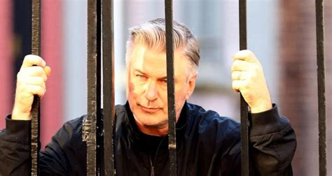 Alec Baldwin Mata A La Directora De Fotograf A Y Hiere Gravemente Al