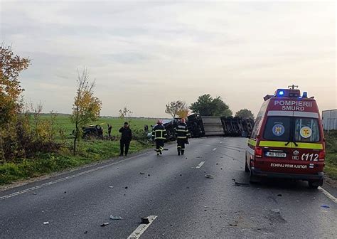 Accident N Lan Pe O Osea Din Vestul Rii Un Om A Murit Trafic Blocat