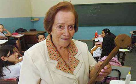 Palmatoria Escola - É da sua época?: [1970] Palmatória nas Escolas