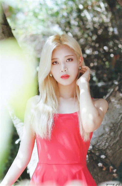 Loona Odd Eye Circle Kim Lip Hd Phone Wallpaper Pxfuel