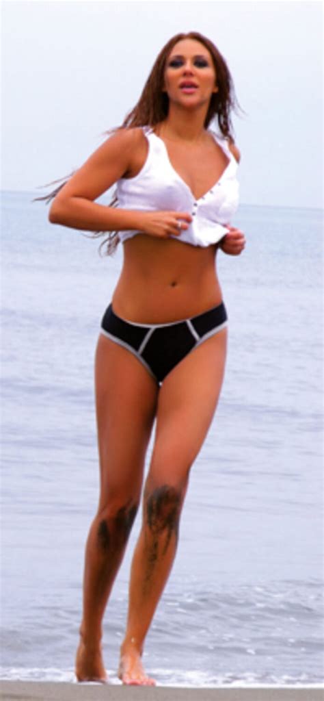 6 Hot Sexy Ana Nikolic Bikini Pics