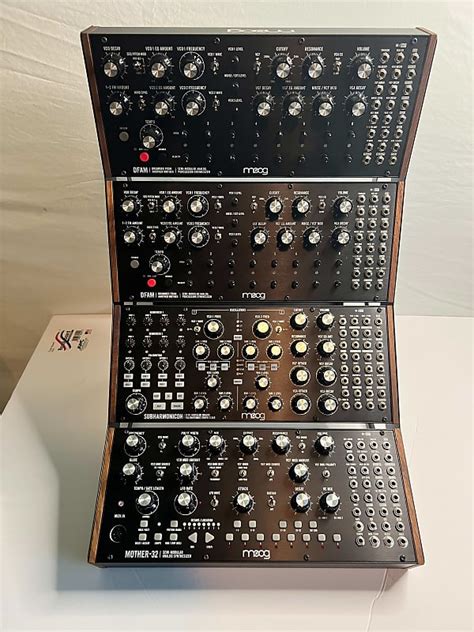 Moog Sound Studio 4 TIER Mother 32 2x DFAM Subharmonicon Reverb