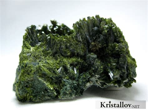 Эпидот | Минерал ЭПИДОТ. Свойства Эпидота. Состав эпидота