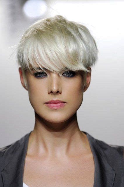 Des Coupes Courtes Blondes Super Os Es Tu Es Aussi Fan De Blonde Que Moi Crop Hair Long