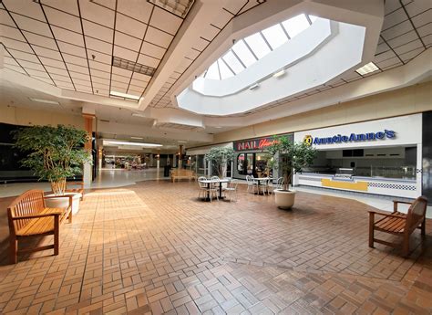 Chambersburg Mall Chambersburg Pa The Caldor Rainbow Flickr