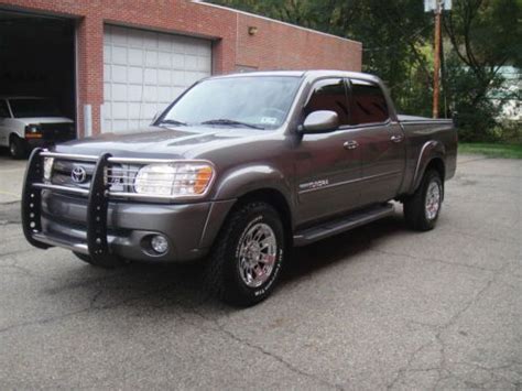 Sell used 2005 Toyota Tundra Limited Crew Cab Pickup 4-Door 4.7L in ...