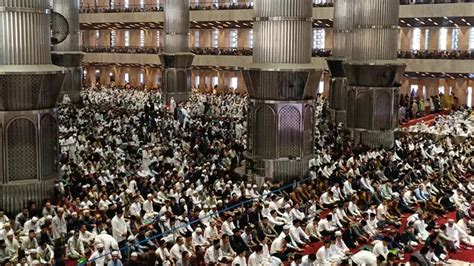 Jokowi Ma Ruf Amin Dan Sejumlah Menteri Salat Idul Fitri Di Masjid