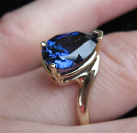 Mengenal Cincin Blue Sapphire Keindahan Dengan Warna Unik