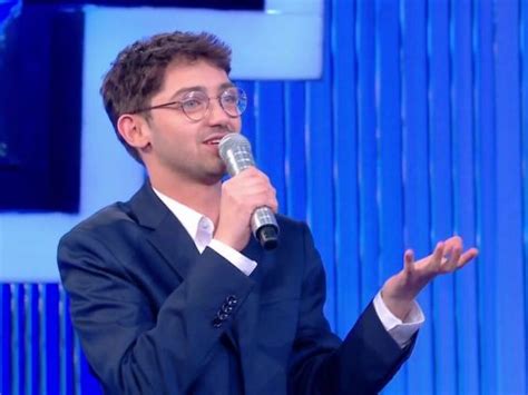 Kristofer Noubliez Pas Les Paroles Est Il En Couple Closer