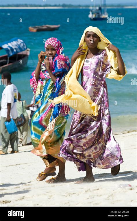 Traditional Swahili Dress Hi Res Stock Photography And Images Alamy