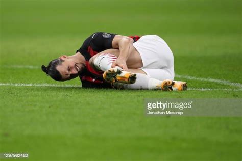 Zlatan Ibrahimovic Injury Photos and Premium High Res Pictures - Getty ...